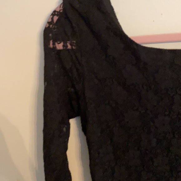 💙2/$15 or 3/$20 - lace dress - Picture 2 of 3